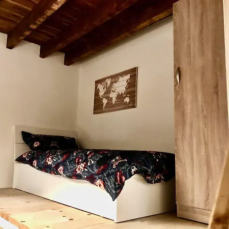 La Galleria Dai Navigli Al Duomo Milánó