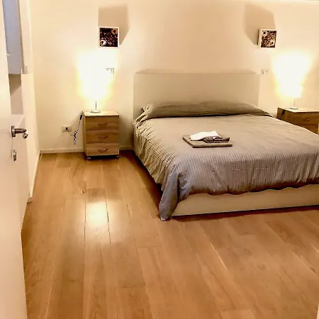 La Galleria Dai Navigli Al Duomo Milano